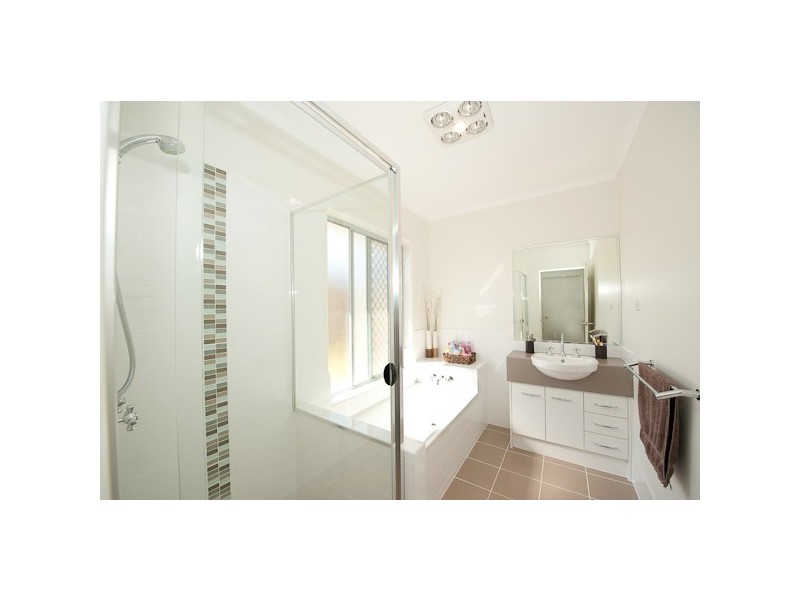 37 Trinity Crescent, Augustine Heights QLD 4300