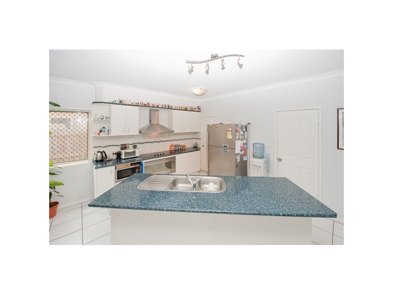 13 Flora Link, Springfield Lakes QLD 4300