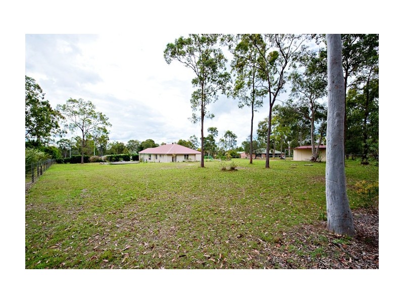 19 Dungaree Drive, New Beith QLD 4124