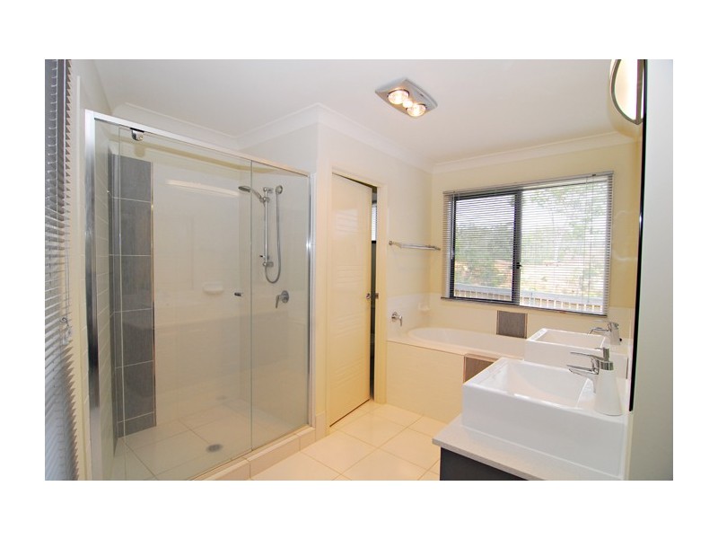 5 Hyde Avenue, Springfield Lakes QLD 4300