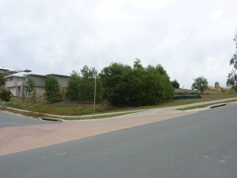 1 Aristotle Avenue, Augustine Heights QLD 4300