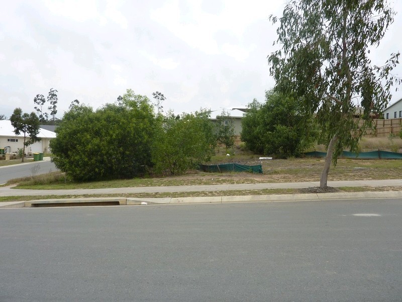 1 Aristotle Avenue, Augustine Heights QLD 4300