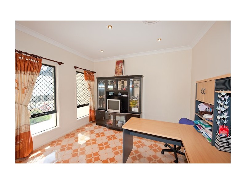 11 Fontana Way, Springfield Lakes QLD 4300