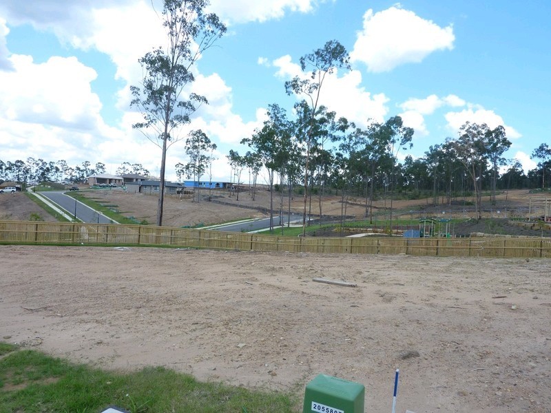 8 Pimento Place, Springfield Lakes QLD 4300