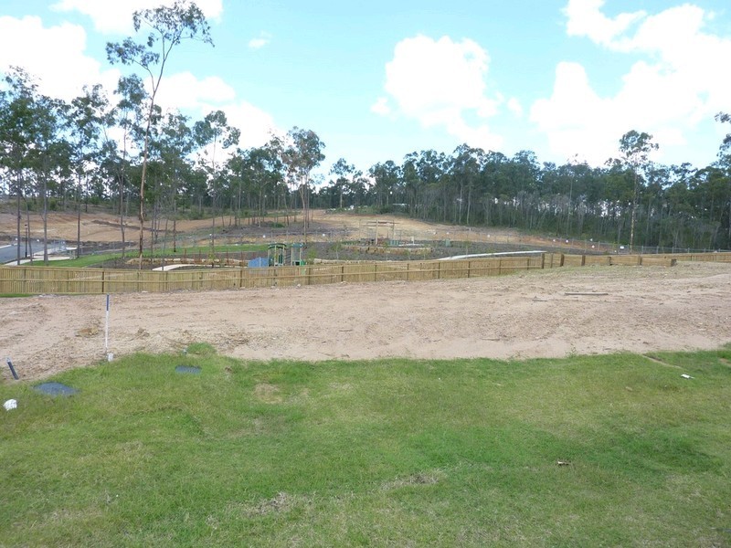 8 Pimento Place, Springfield Lakes QLD 4300