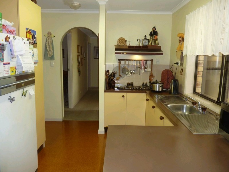 16 Garden Avenue, Camira QLD 4300