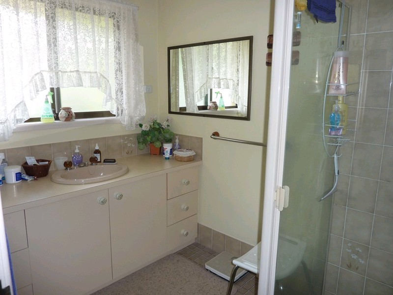 16 Garden Avenue, Camira QLD 4300