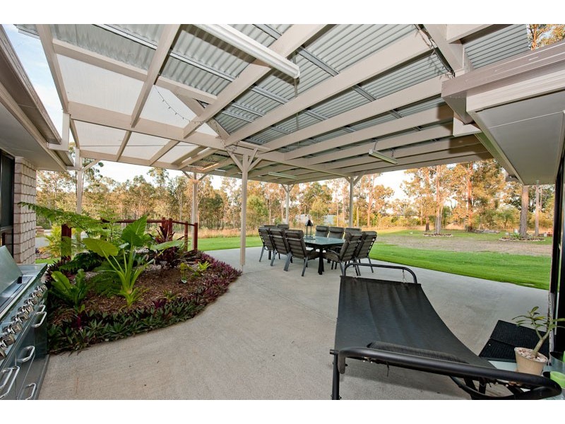 213 Spinebill Drive, Greenbank QLD 4124