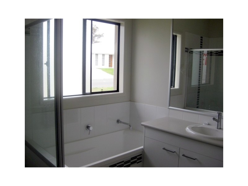 2 Carthage Street, Augustine Heights QLD 4300