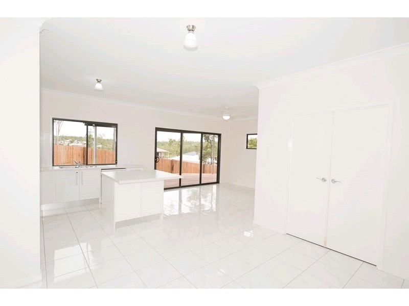 6 Cascades Street, Springfield Lakes QLD 4300