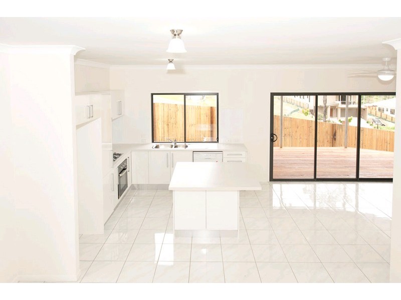 6 Cascades Street, Springfield Lakes QLD 4300