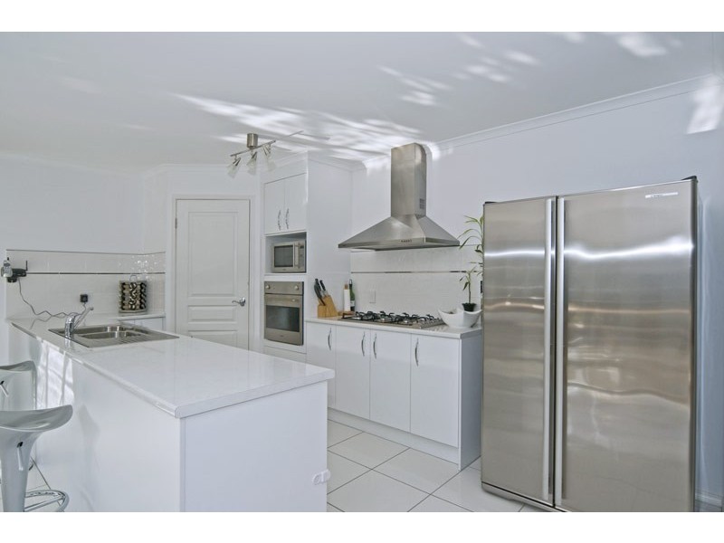 1 McAuley Crescent, Augustine Heights QLD 4300