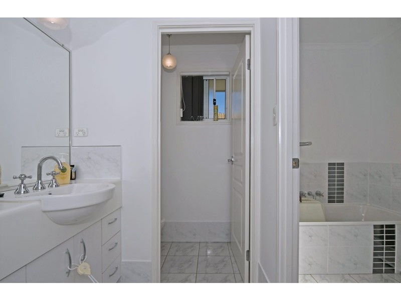 1 McAuley Crescent, Augustine Heights QLD 4300