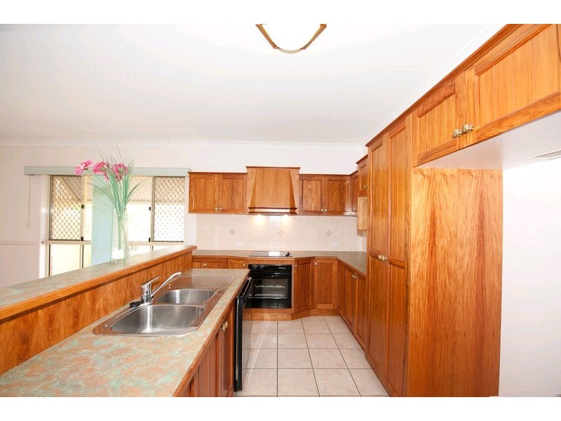 5 Berkshire Place, Springfield Lakes QLD 4300