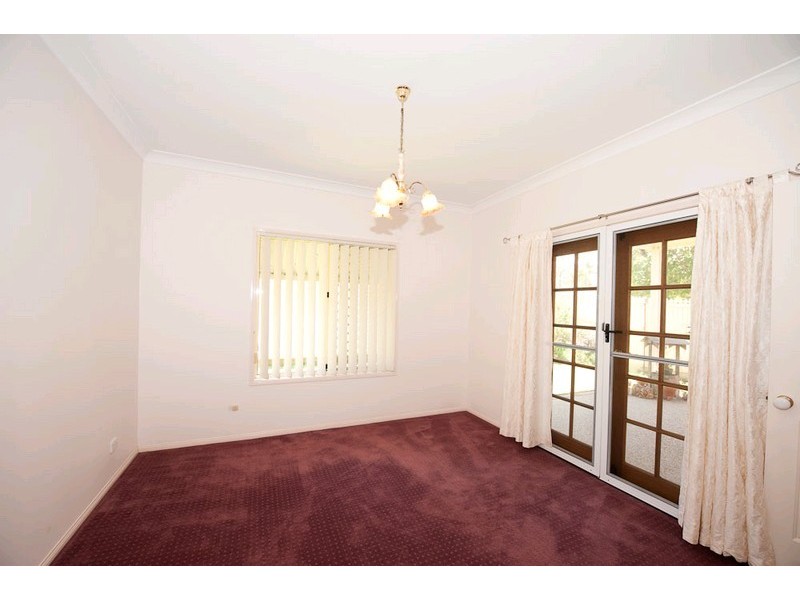 5 Berkshire Place, Springfield Lakes QLD 4300