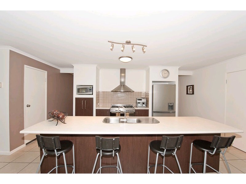 8 Fontana Way, Springfield Lakes QLD 4300