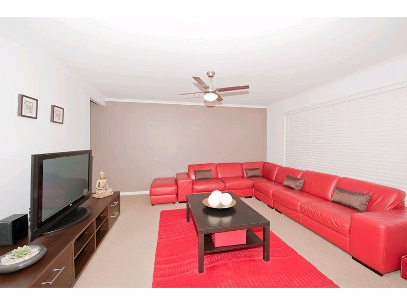 8 Fontana Way, Springfield Lakes QLD 4300