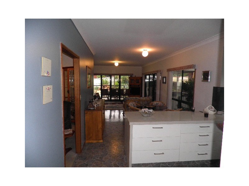 3 Vanessa Court, Camira QLD 4300