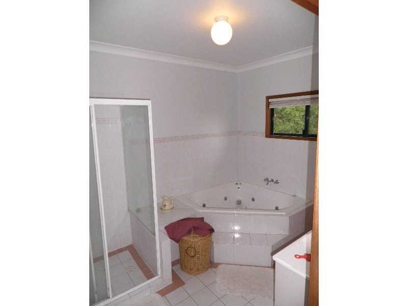 3 Vanessa Court, Camira QLD 4300