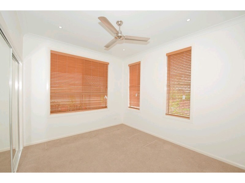 32 Hyde Avenue, Springfield Lakes QLD 4300