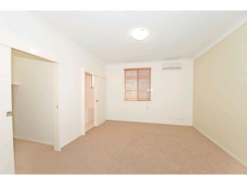 32 Hyde Avenue, Springfield Lakes QLD 4300