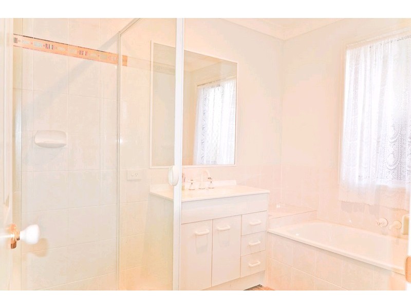 1 Carlton Place, Springfield QLD 4300