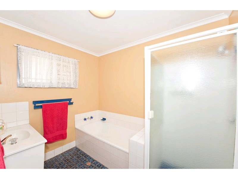 37 Steven Street, Camira QLD 4300