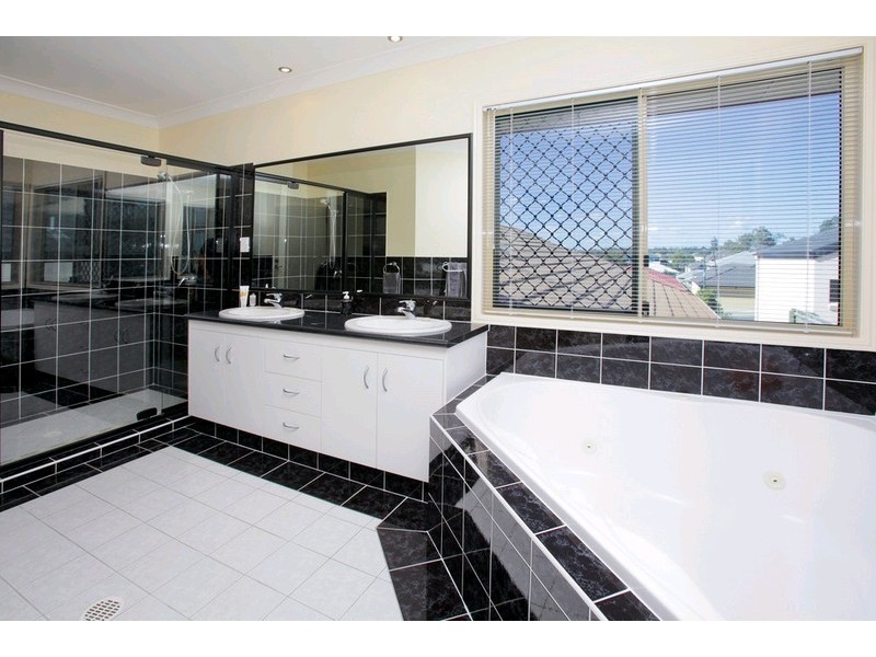 37 Viewpoint Drive, Springfield Lakes QLD 4300
