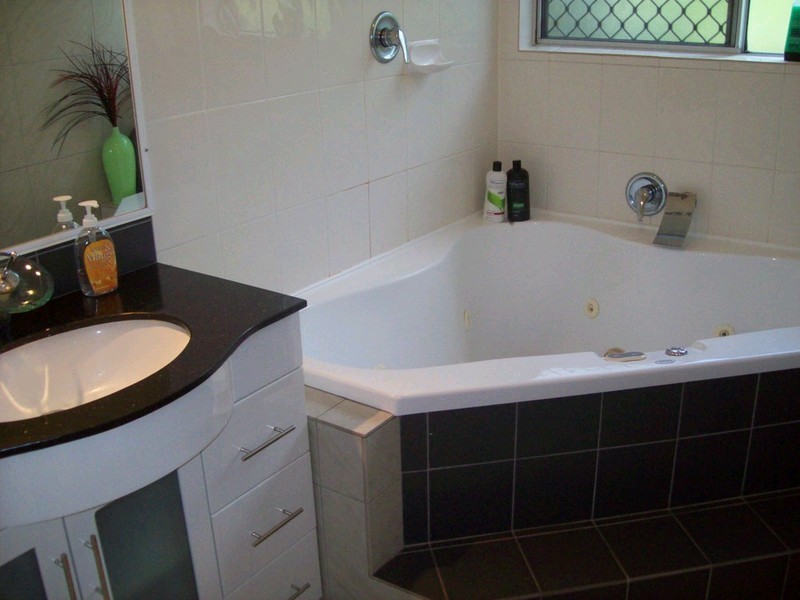 430 Old Logan Road, Camira QLD 4300