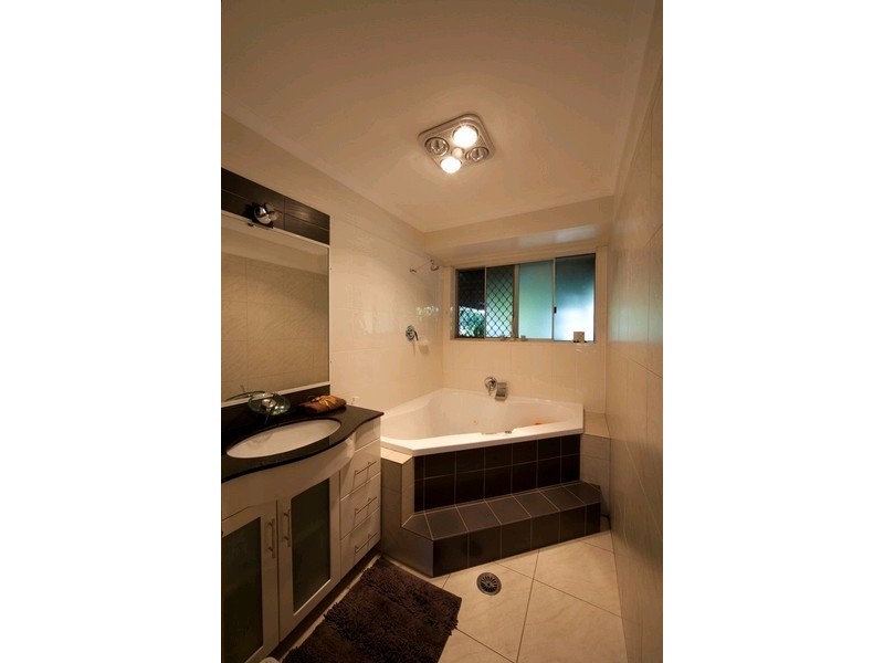 430 Old Logan Road, Camira QLD 4300