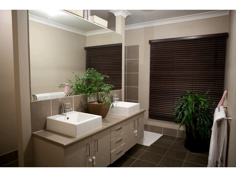 115 Santa Monica Drive, Augustine Heights QLD 4300