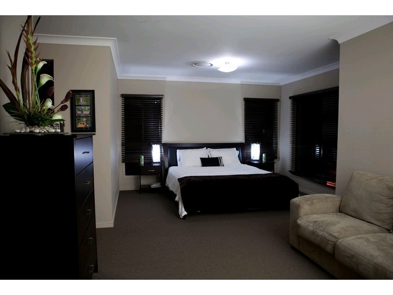 115 Santa Monica Drive, Augustine Heights QLD 4300