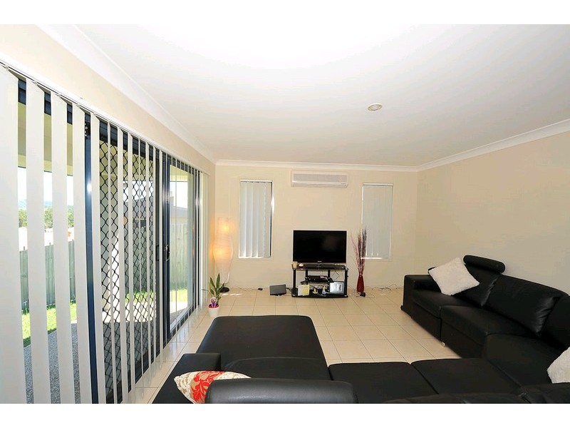 6 Treetops Avenue, Springfield Lakes QLD 4300