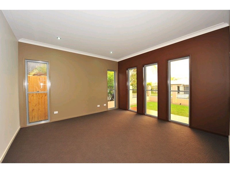 11 Karnak Court, Camira QLD 4300