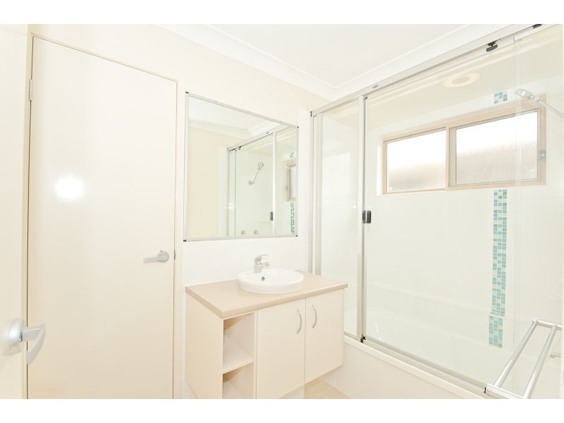 18 Yellowstone Way, Springfield Lakes QLD 4300