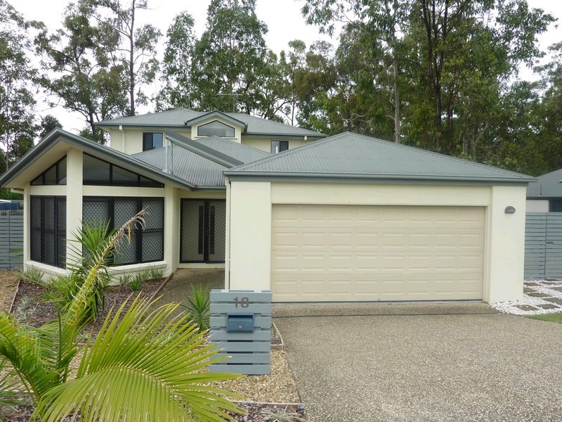 18 Oakview Circuit, Brookwater QLD 4300
