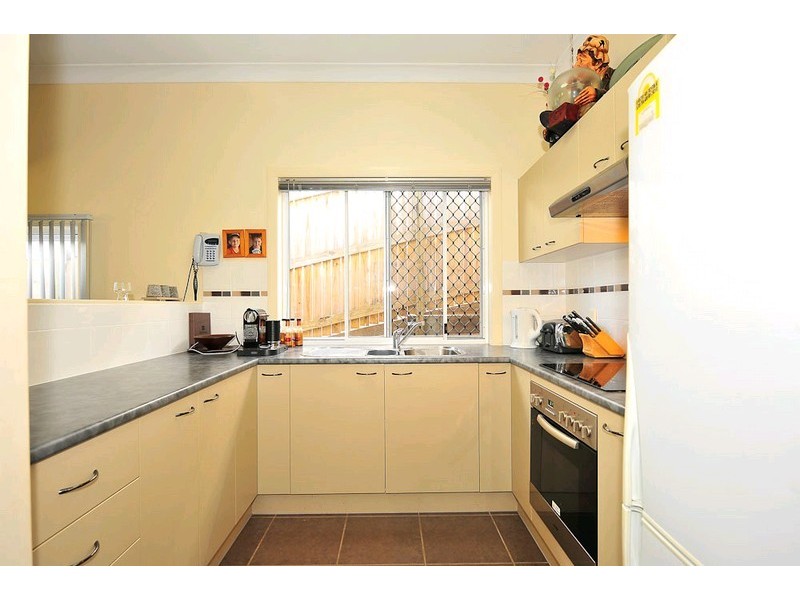 24 Creekside Drive, Springfield Lakes QLD 4300