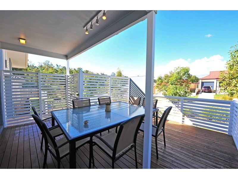 24 Creekside Drive, Springfield Lakes QLD 4300