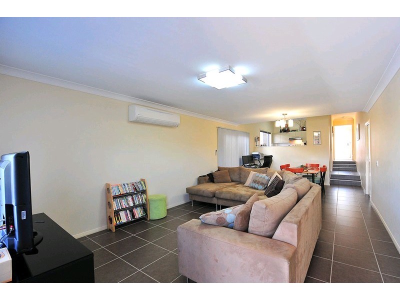 24 Creekside Drive, Springfield Lakes QLD 4300