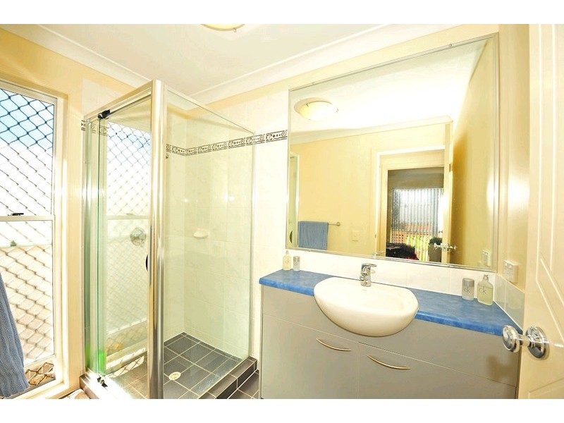 24 Creekside Drive, Springfield Lakes QLD 4300