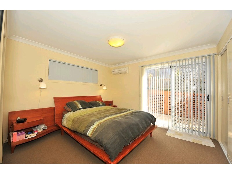24 Creekside Drive, Springfield Lakes QLD 4300