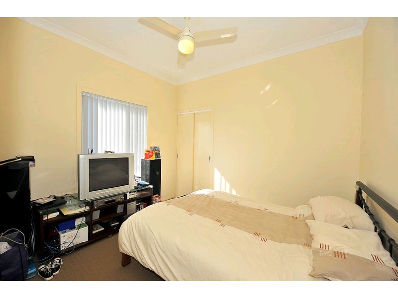 24 Creekside Drive, Springfield Lakes QLD 4300