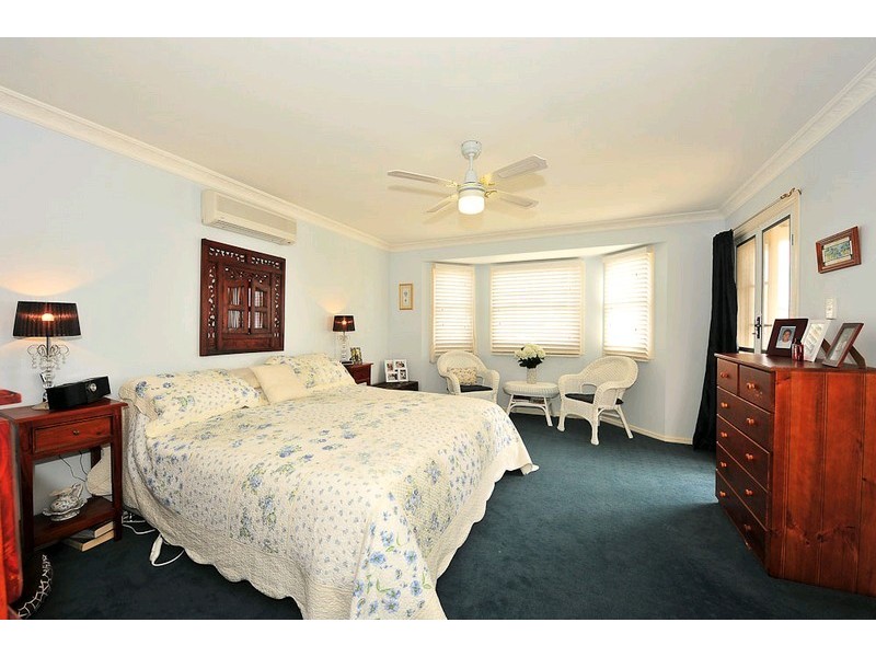 6 Chateau Street, Springfield Lakes QLD 4300