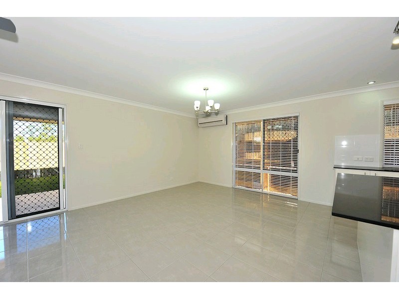 10 Rosella Crescent, Springfield Lakes QLD 4300