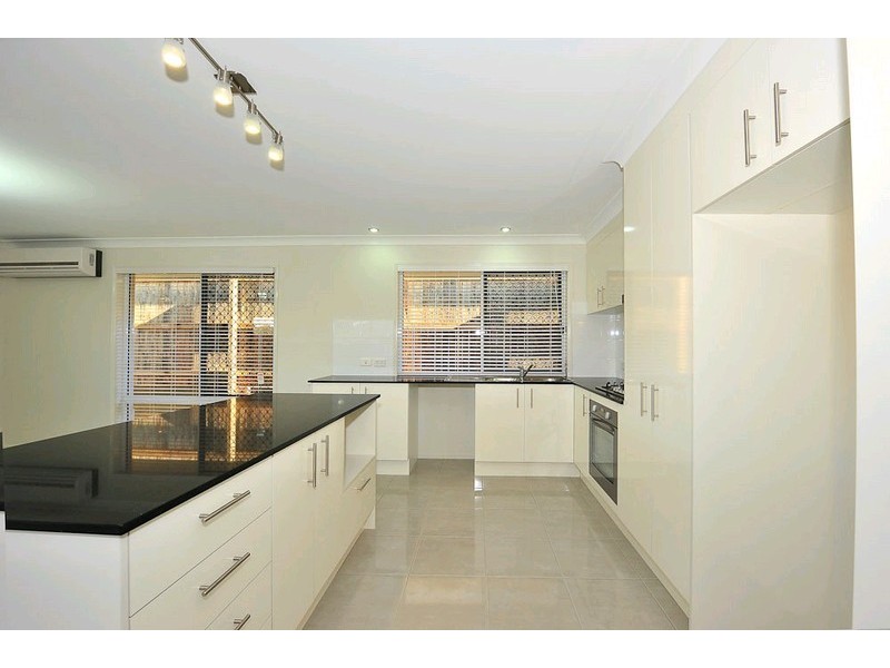 10 Rosella Crescent, Springfield Lakes QLD 4300