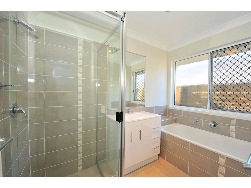 10 Rosella Crescent, Springfield Lakes QLD 4300