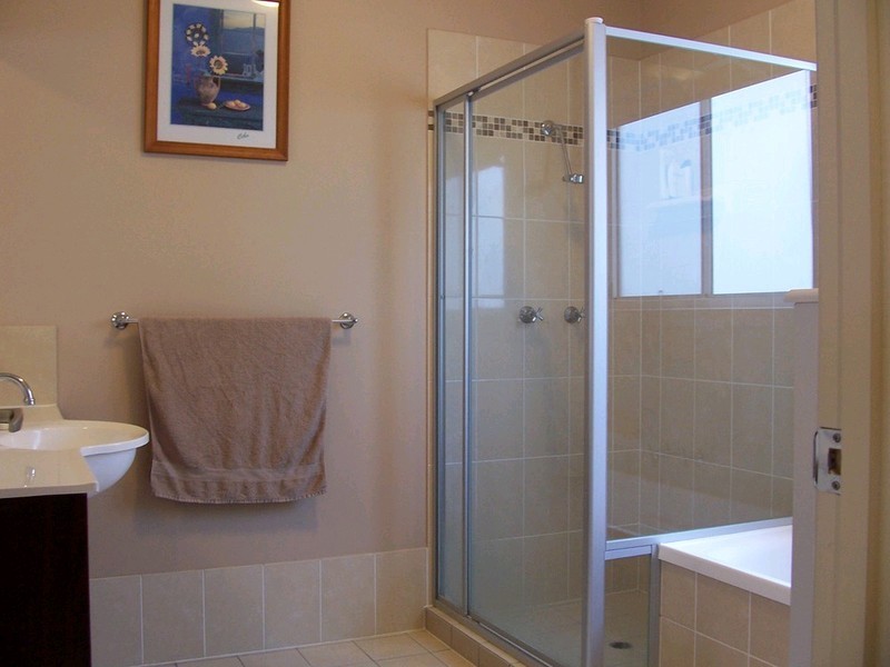 15 Hilltop Terrace, Springfield Lakes QLD 4300