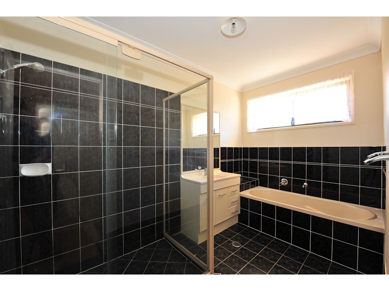 11 Wanderer Crescent, Springfield Lakes QLD 4300