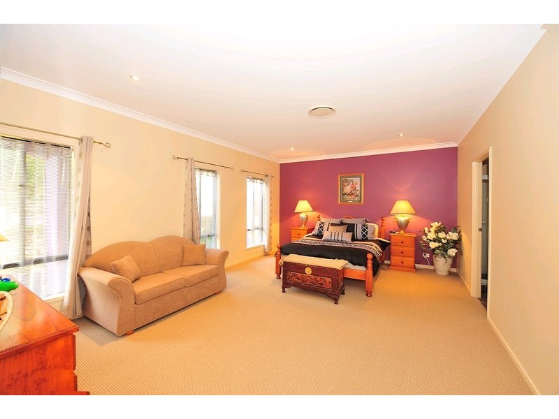 15 Greenland Court, Springfield QLD 4300