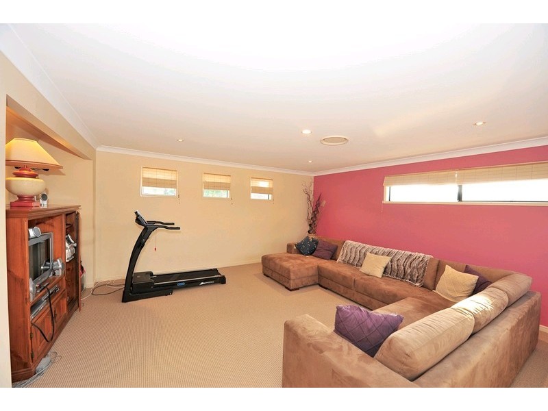 15 Greenland Court, Springfield QLD 4300